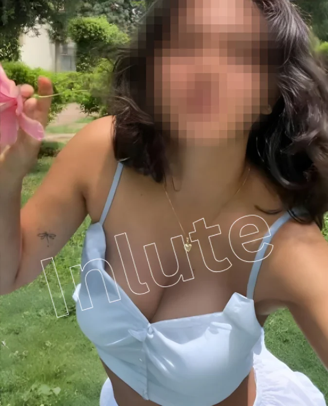 Independent Ahmedabad Call Girl – Real Connection & Relaxing Time